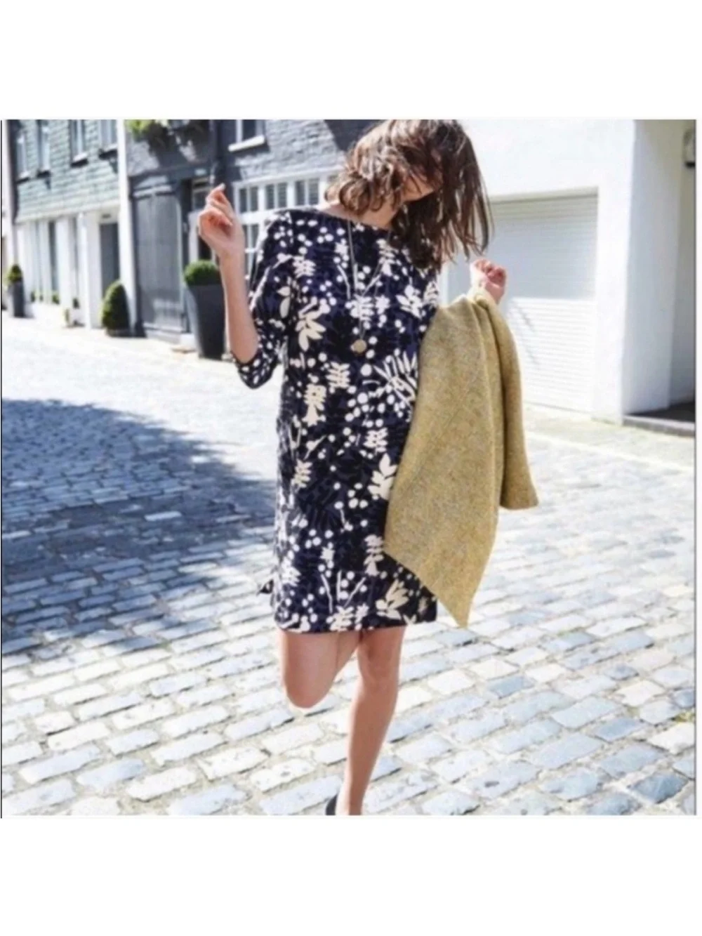 Boden Rachel Day Floral Short Dress in Navy Blue
